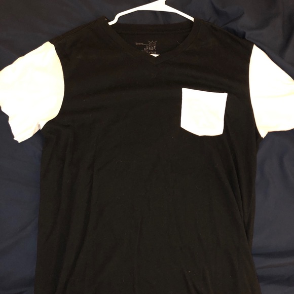 Blue Crown black v-neck w/ white pocket - Picture 1 of 1